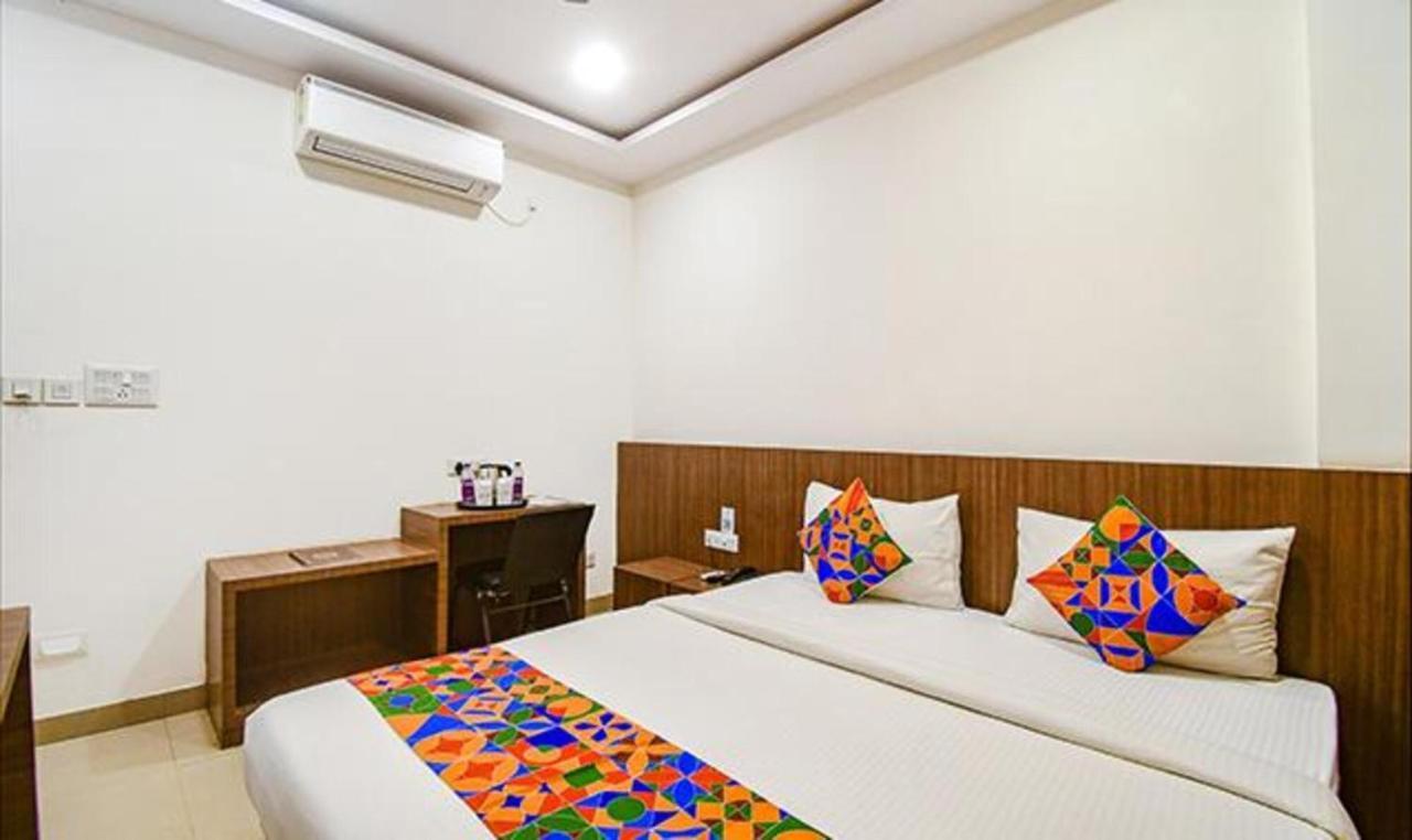 Fabhotel Kzar Select - 2Km From Park Street Колката Екстериор снимка