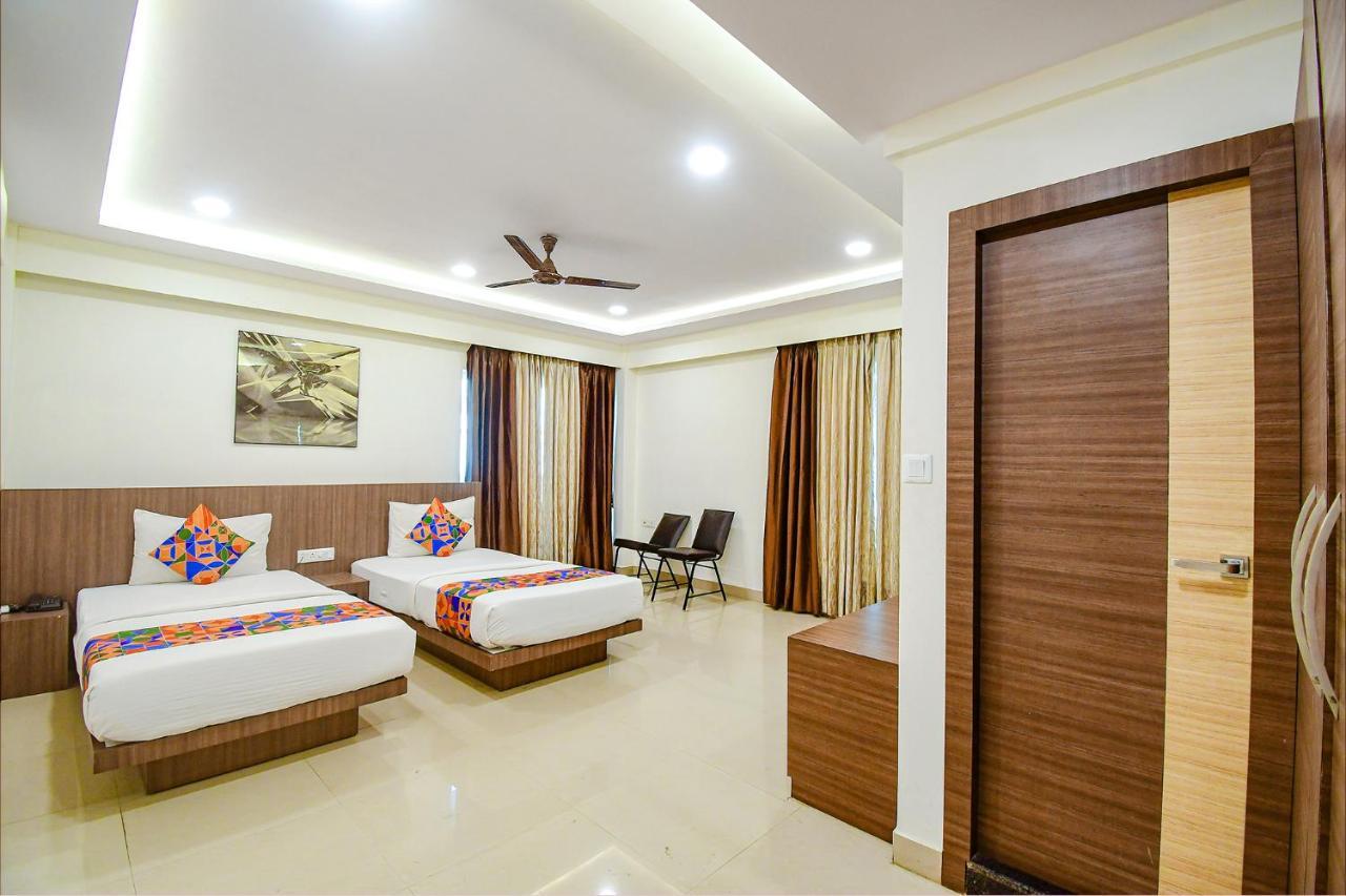 Fabhotel Kzar Select - 2Km From Park Street Колката Екстериор снимка
