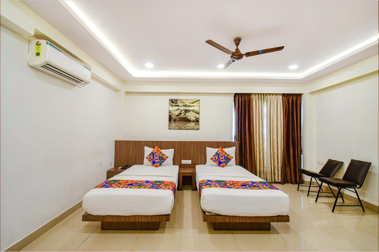 Fabhotel Kzar Select - 2Km From Park Street Колката Екстериор снимка